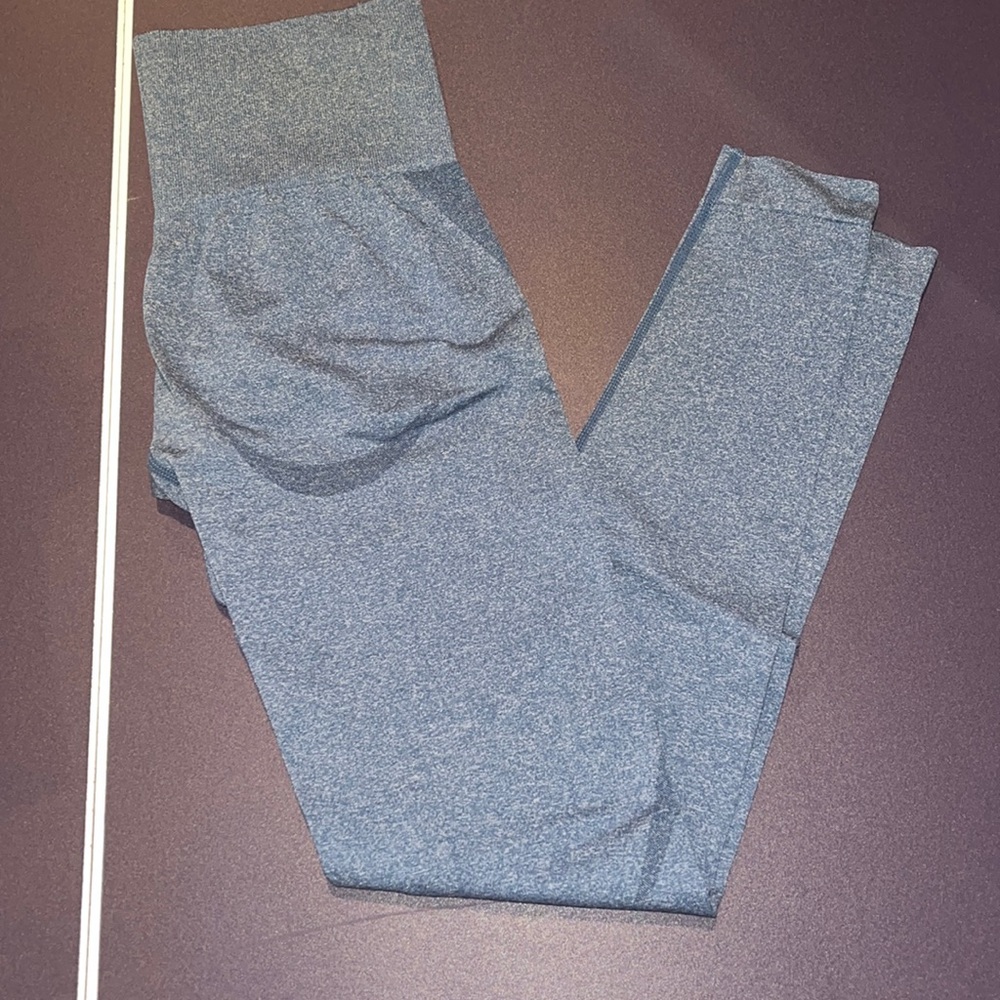 Amazon leggings, never worn, too big for me